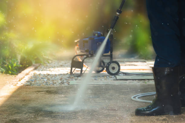 Best Pool Deck Cleaning  in Tanglewilde, WA